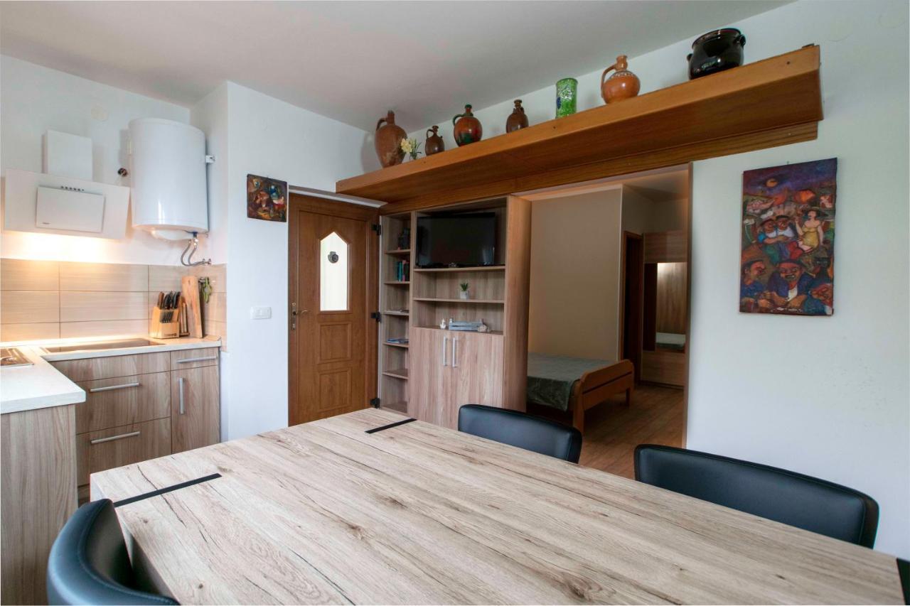 Apartmaji Pri Bosi Nogi อิซอลา ภายนอก รูปภาพ