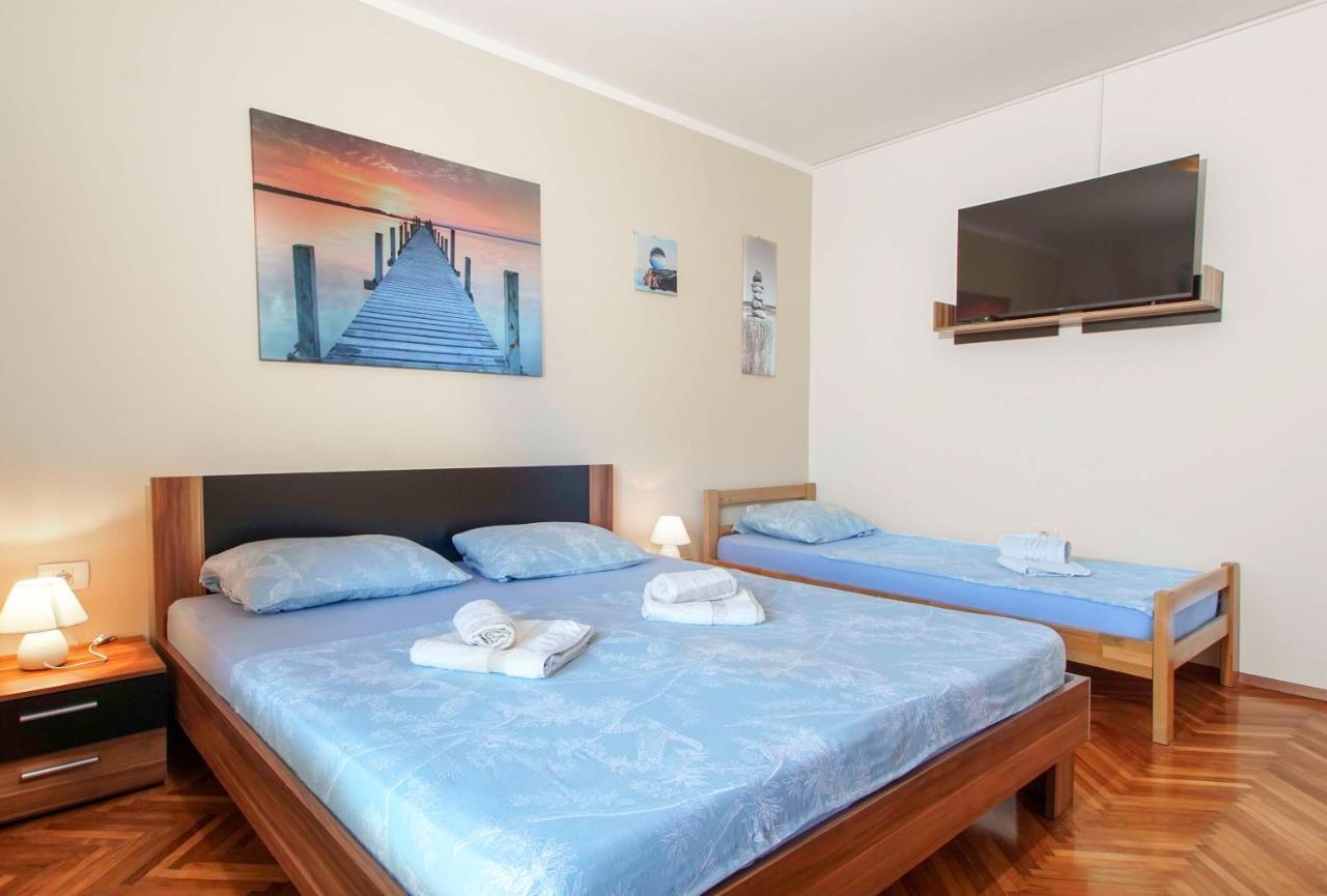 Apartmaji Pri Bosi Nogi อิซอลา ภายนอก รูปภาพ