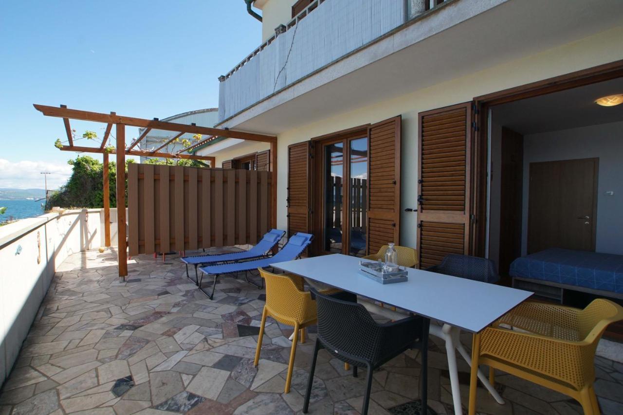 Apartmaji Pri Bosi Nogi อิซอลา ภายนอก รูปภาพ