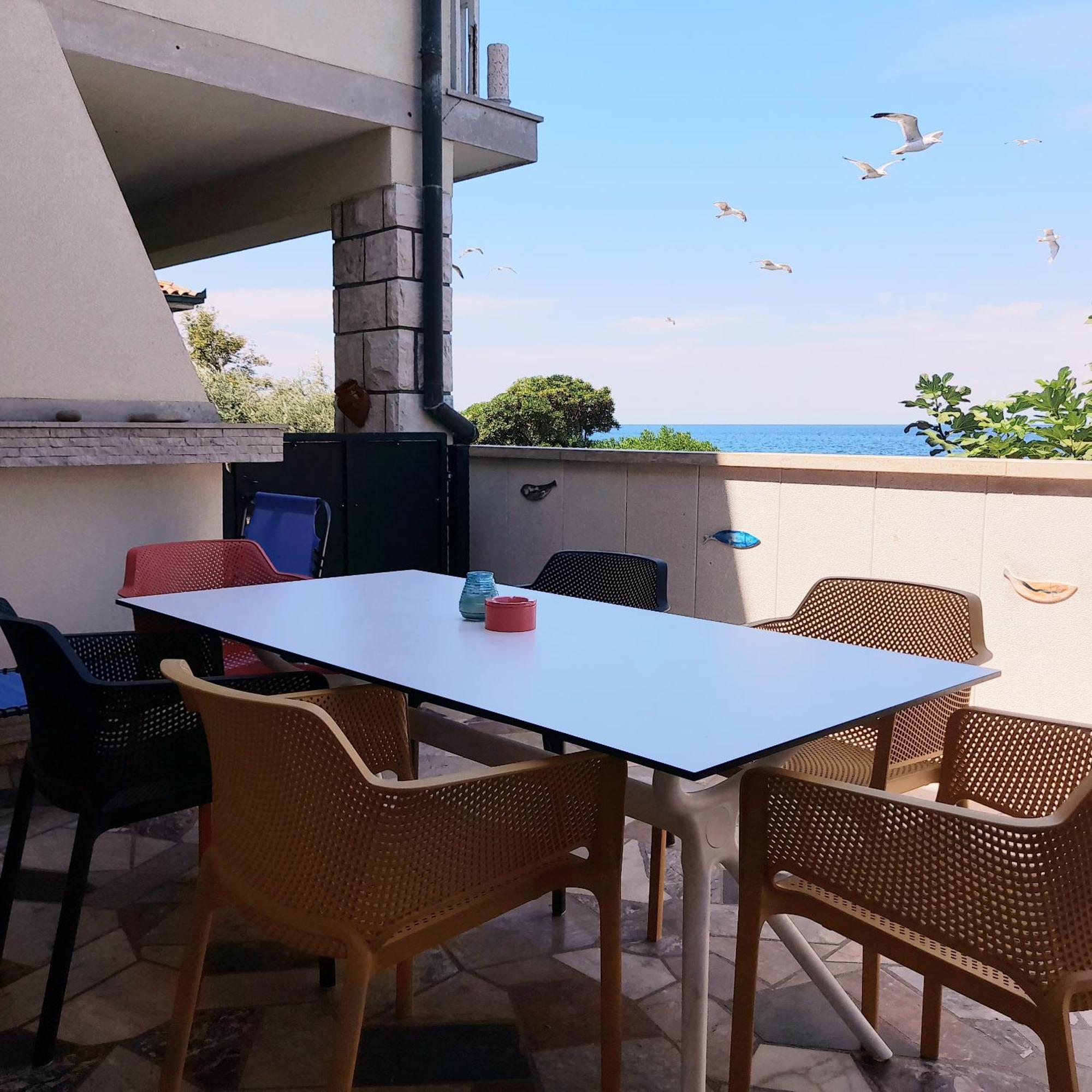 Apartmaji Pri Bosi Nogi อิซอลา ภายนอก รูปภาพ
